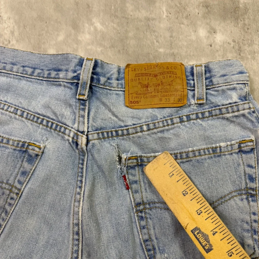 Levis 505 Regular Fit Jeans Light Wash Distressed Denim 33x32 Mens Straight Leg